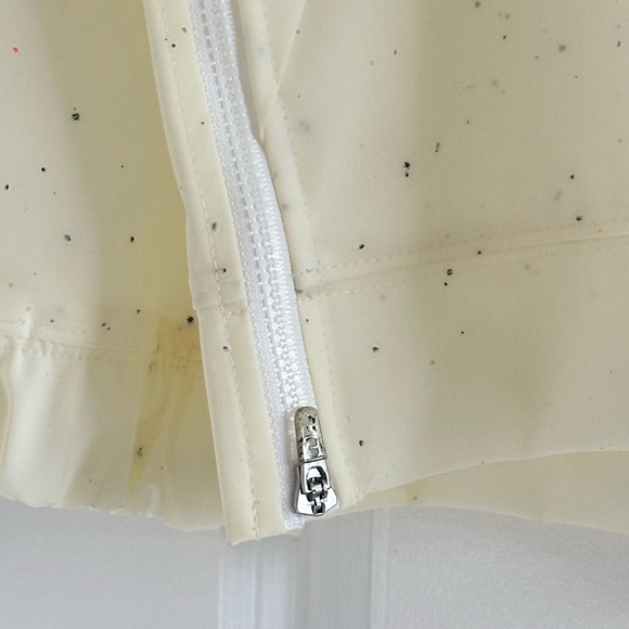 Nike Women’s Waterproof Anorak Jacket Pullover Sustainable, White - Picture 4 of 9